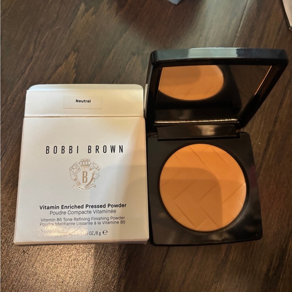 Bobbi Brown Vitamin Enriched Pressed Powder - Warm Tan